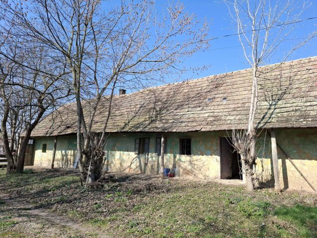 Eladó családi ház, Lajoskomáromban 3.5 M Ft, 3 szobás
