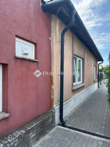 Eladó családi ház, Vecsésen 50 M Ft, 1 szobás
