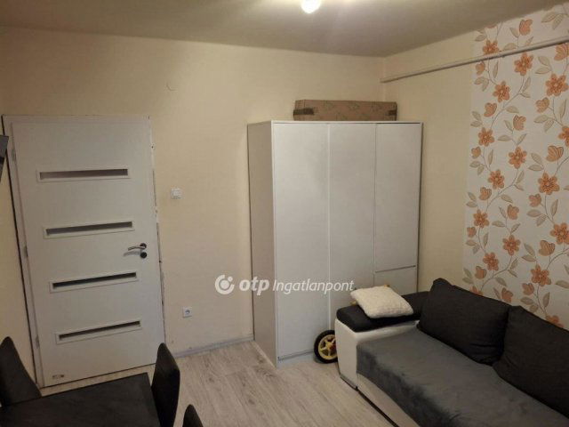 Eladó téglalakás, Hajdúszoboszlón 40 M Ft, 1+1 szobás