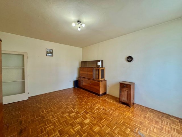 Kiadó panellakás, albérlet, Pécsett, Építők útján, 2 szobás