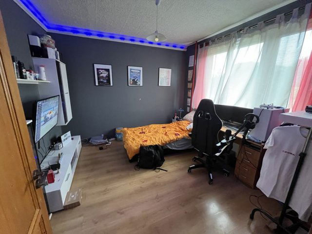 Eladó panellakás, Dunaújvárosban 35.99 M Ft, 3 szobás