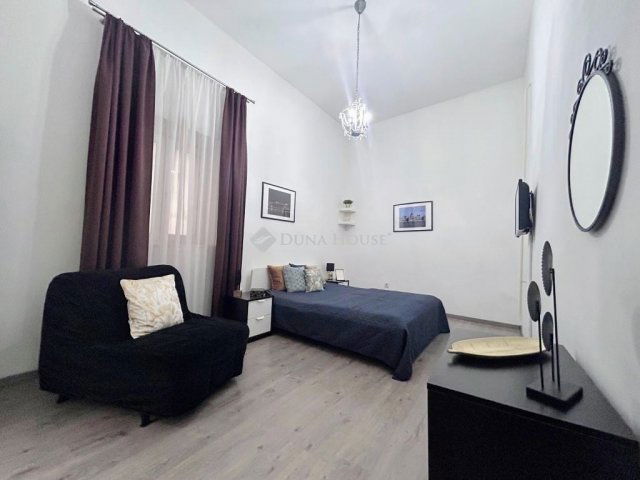 Eladó téglalakás, Budapesten, V. kerületben 84 M Ft, 2 szobás