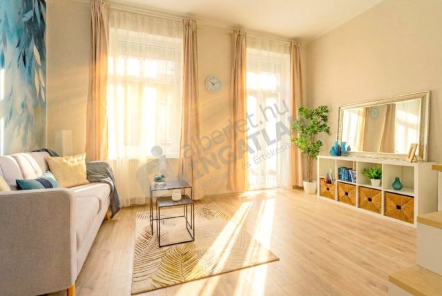 Eladó téglalakás, Budapesten, VIII. kerületben, Kisfaludy utcában