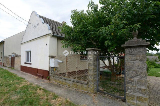 Eladó családi ház, Uszódon 23.9 M Ft, 3 szobás