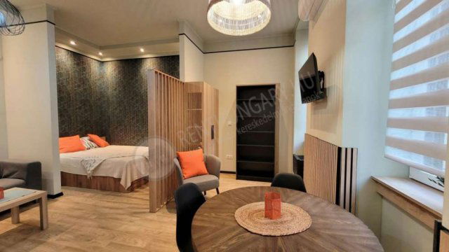 Kiadó téglalakás, albérlet, VII. kerületben, Kertész utcában