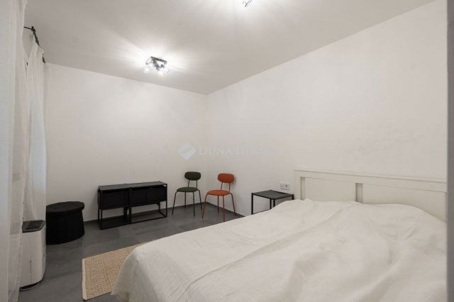 Eladó családi ház, Kecskéden 159 M Ft, 6 szobás