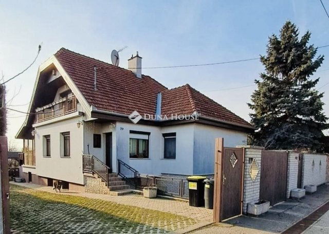 Eladó családi ház, Tárnokon 134.9 M Ft, 5 szobás