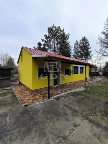 Eladó családi ház, Pócsmegyeren 48.9 M Ft, 1+2 szobás