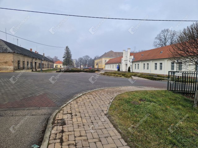 Eladó családi ház, Kisbéren 30 M Ft, 3 szobás