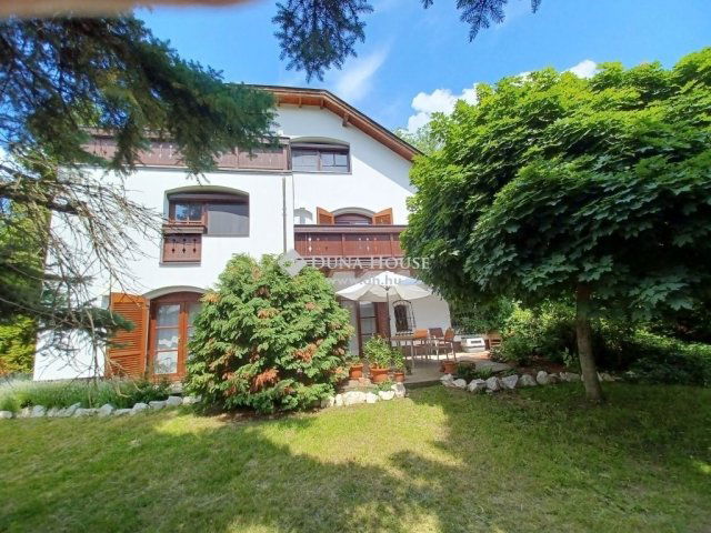 Eladó családi ház, Kesztölcön 118.9 M Ft, 6 szobás