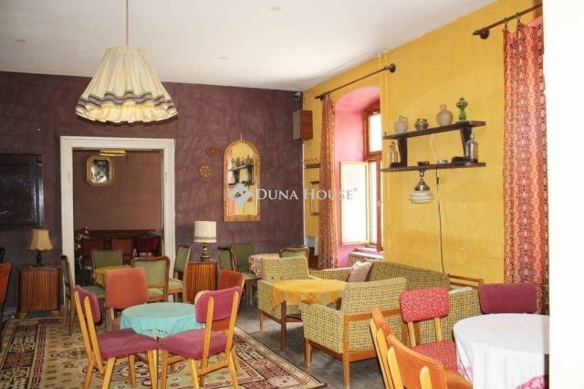 Eladó üzlethelyiség, Pécsett 240 M Ft / költözzbe.hu