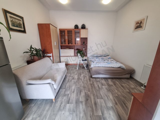 Eladó téglalakás, Budapesten, XX. kerületben, Liget utcában