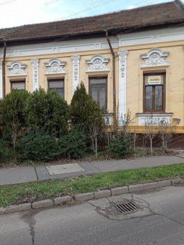 Eladó családi ház, Szolnokon 21.5 M Ft, 2 szobás
