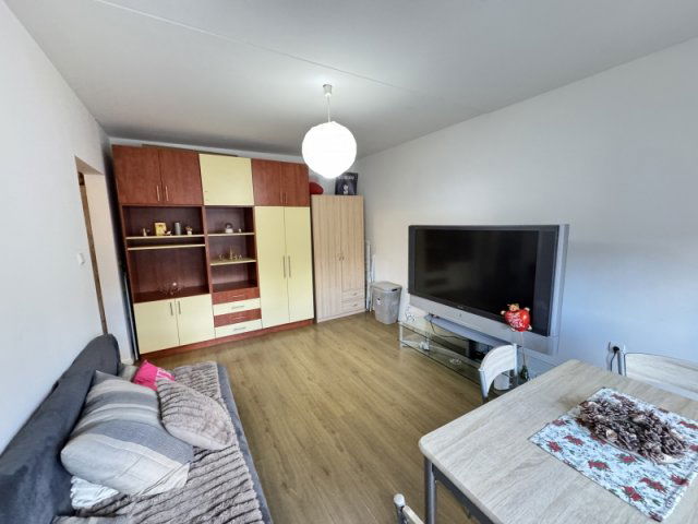 Eladó panellakás, Pécsett 41.9 M Ft, 1+1 szobás