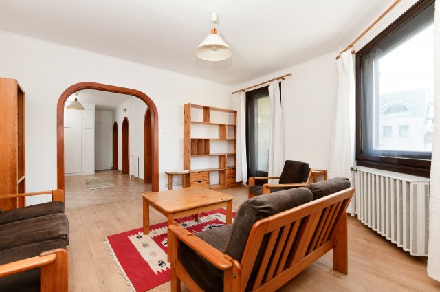 Eladó panellakás, Budapesten, III. kerületben, Lajos utcában