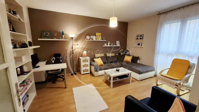 Eladó panellakás, Pécsett, Pollack Mihály utcában 54.9 M Ft