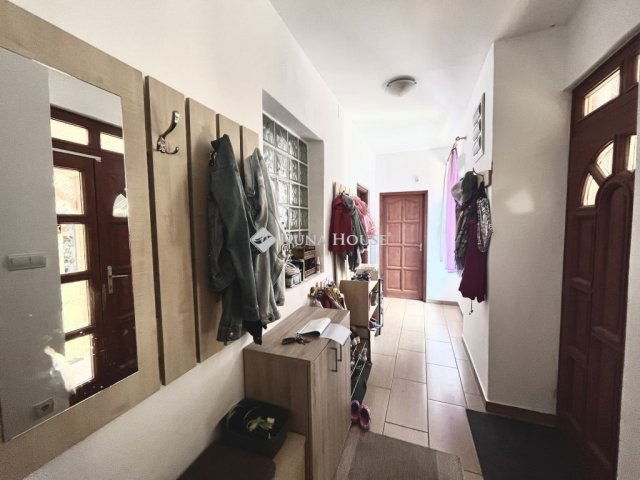 Eladó családi ház, Orfűn 99.99 M Ft, 4 szobás