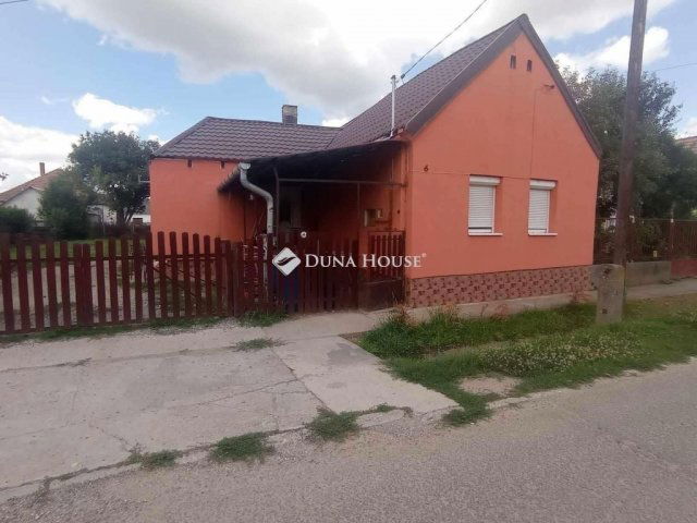 Eladó családi ház, Vajszlón 28.9 M Ft, 3 szobás