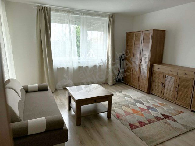 Kiadó téglalakás, albérlet, X. kerületben, Makk utcában