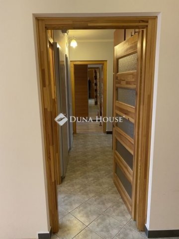 Eladó panellakás, Szegeden 72 M Ft, 3 szobás