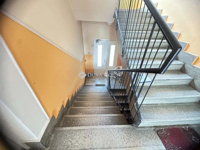 Eladó téglalakás, Kecskeméten 89.9 M Ft, 4 szobás