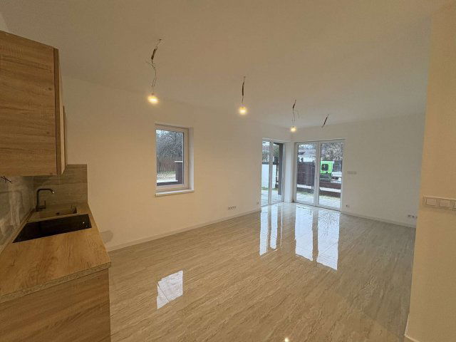 Eladó ikerház, Gödön 120 M Ft, 4 szobás / költözzbe.hu