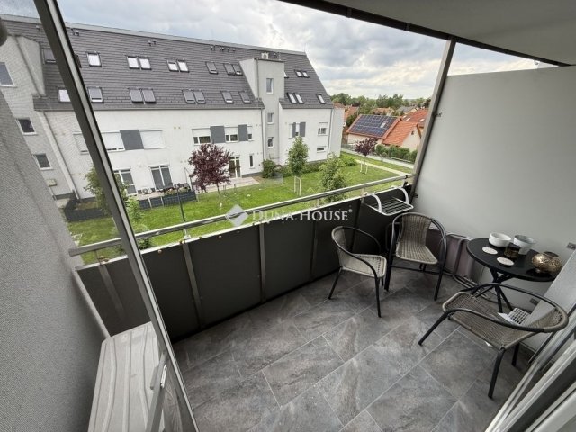 Eladó téglalakás, Szigetszentmiklóson 79.9 M Ft, 3 szobás