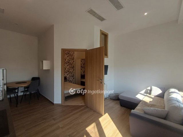 Eladó téglalakás, Szigetszentmiklóson 58.9 M Ft, 1+2 szobás