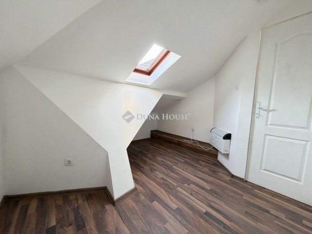Eladó téglalakás, Budapesten, XXI. kerületben 58.9 M Ft