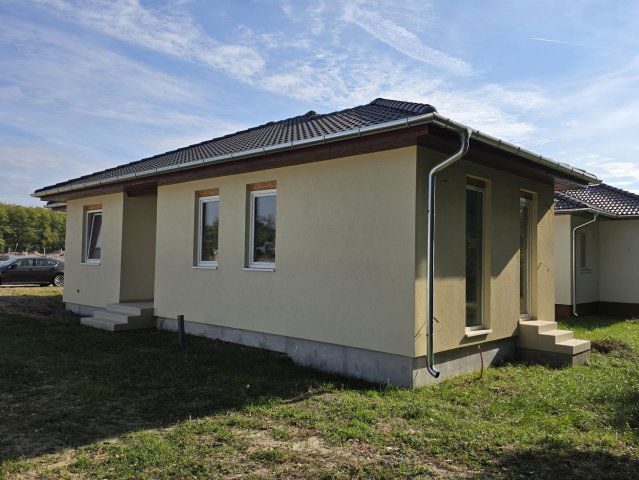 Eladó családi ház, Ágasegyházán 70.78 M Ft, 4 szobás