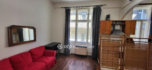 Eladó téglalakás, Budapesten, VI. kerületben 85 M Ft, 2+1 szobás