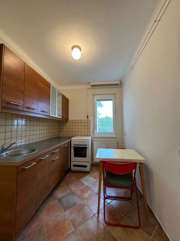 Kiadó téglalakás, albérlet, Pécsett 160 E Ft / hó, 2 szobás