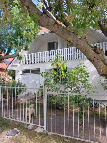 Eladó családi ház, Balatonudvariban 240 M Ft, 7 szobás