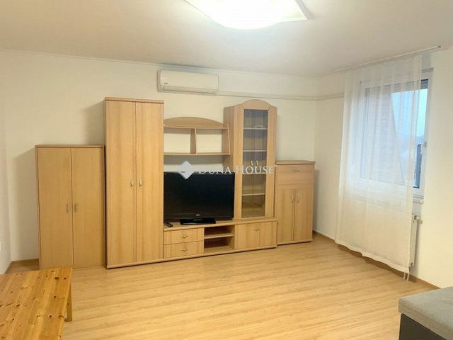 Eladó téglalakás, Nyíregyházán 41.5 M Ft, 3 szobás