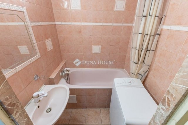 Eladó panellakás, Budapesten, VIII. kerületben 74.9 M Ft