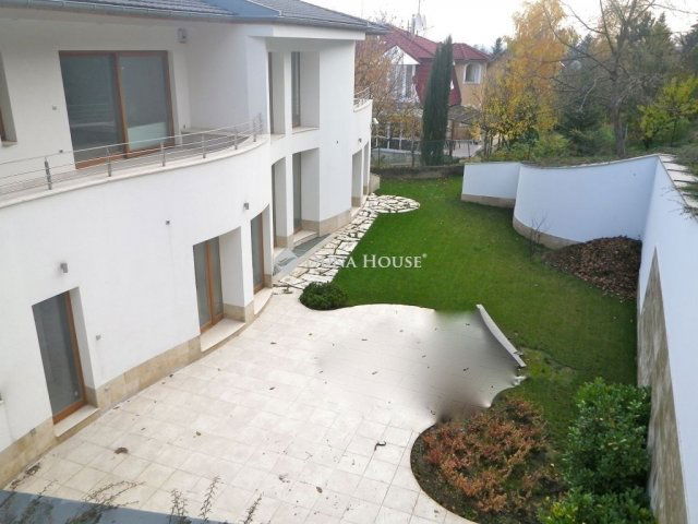 Eladó családi ház, Budapesten, III. kerületben 827.75 M Ft