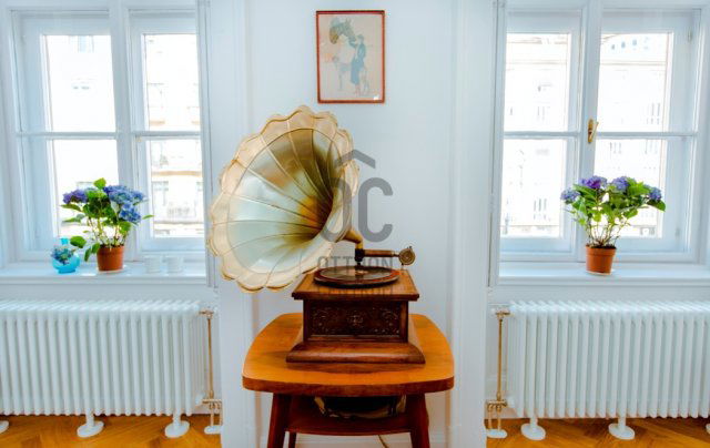 Eladó téglalakás, Budapesten, V. kerületben, Károly körúton