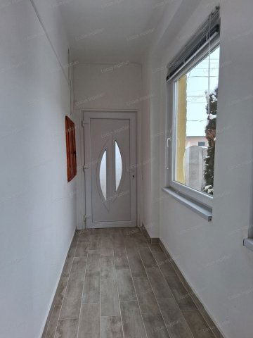 Eladó családi ház, Tiszatenyőn 30 M Ft, 3 szobás