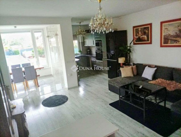 Eladó családi ház, Szigethalmon 114.9 M Ft, 5 szobás