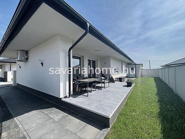 Eladó családi ház, Szombathelyen 115 M Ft, 4 szobás