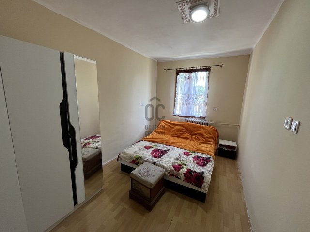 Eladó családi ház, Esztergomban 40 M Ft, 6 szobás
