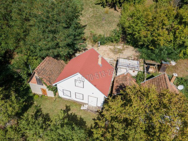 Eladó nyaraló, Diósjenőn 33 M Ft, 2 szobás