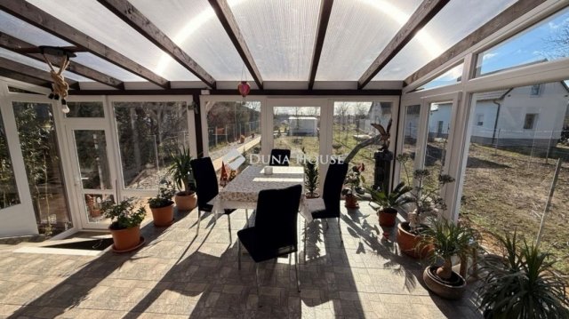 Eladó családi ház, Győrött 44.9 M Ft, 2 szobás