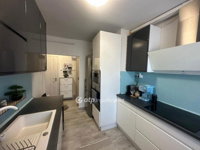 Eladó téglalakás, Nyíregyházán 59.99 M Ft, 2+1 szobás