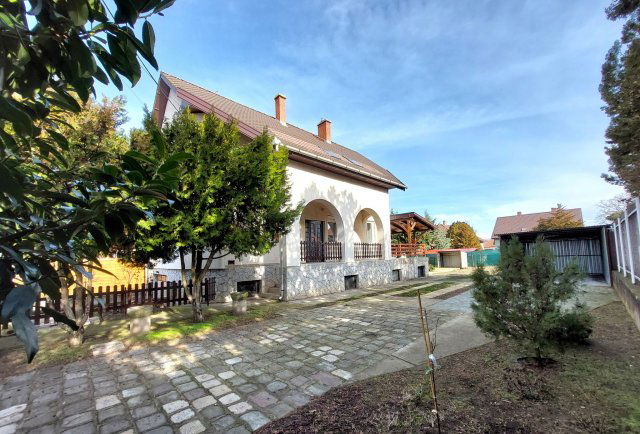 Eladó családi ház, Abonyban 59.9 M Ft, 3+1 szobás