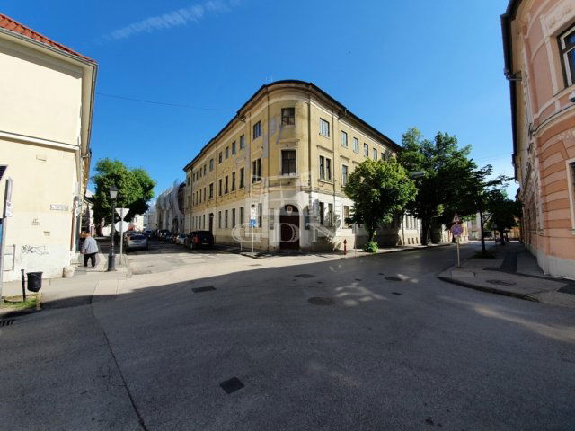 Kiadó iroda, Székesfehérvárott 145 E Ft / hó, 3 szobás