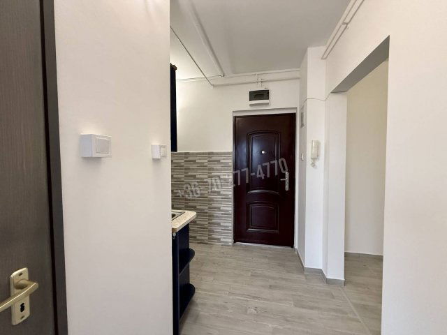 Eladó panellakás, Oroszlányban, Népek barátsága utcában