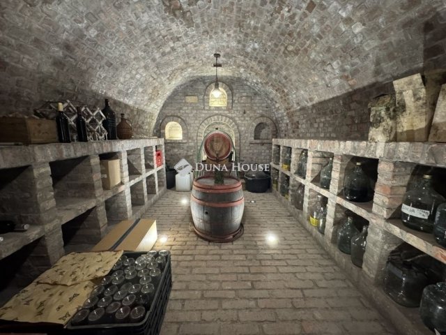 Eladó családi ház, Kecskeméten 450 M Ft, 4 szobás