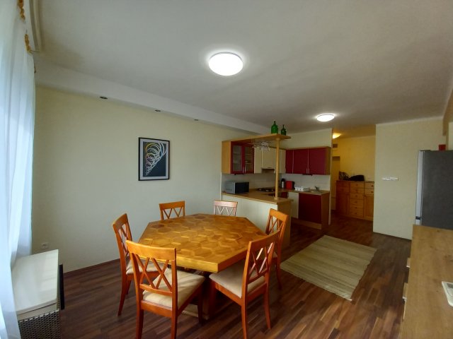 Kiadó téglalakás, albérlet, Pécsett 220 E Ft / hó, 2 szobás