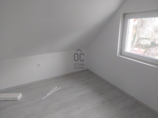 Eladó nyaraló, Martonvásáron 40 M Ft, 3 szobás